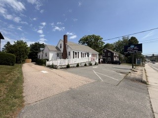 72 East Main Road — photo