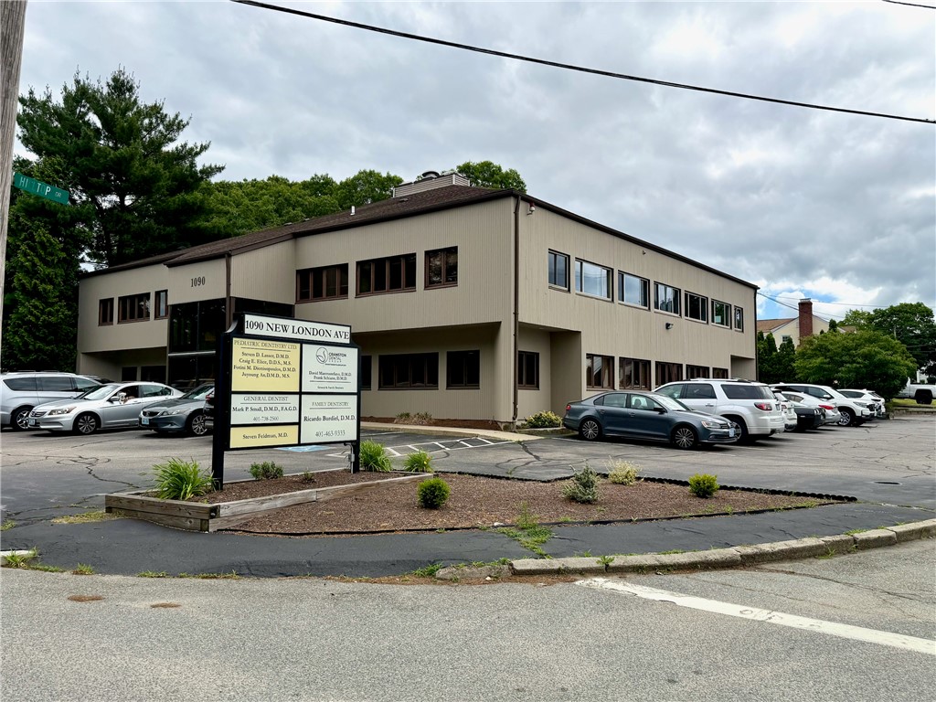 1090 New London Avenue 5 — photo