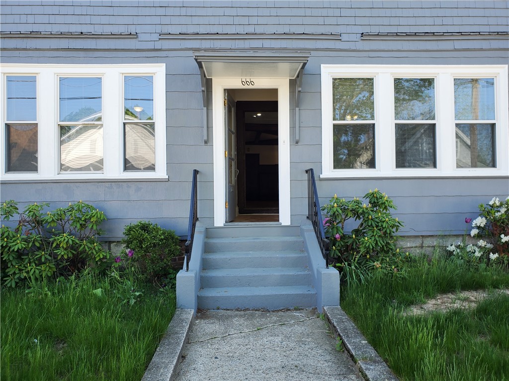 668 Grove Street — photo