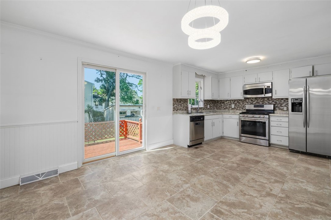 37 Ridgeway Drive, Warren, RI 02885 — photo 3