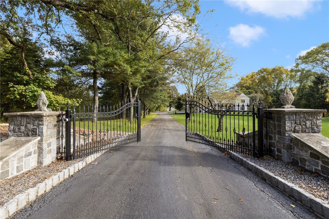 365 West Wrentham Road — photo