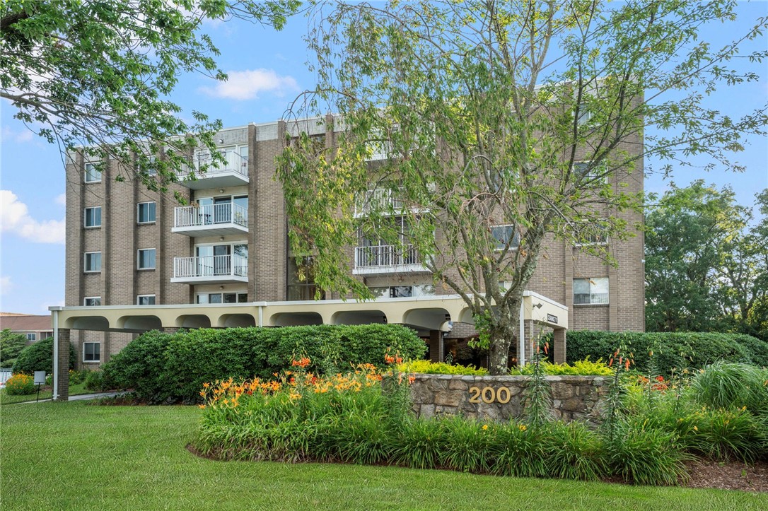 200 Hoffman Avenue 402 — photo