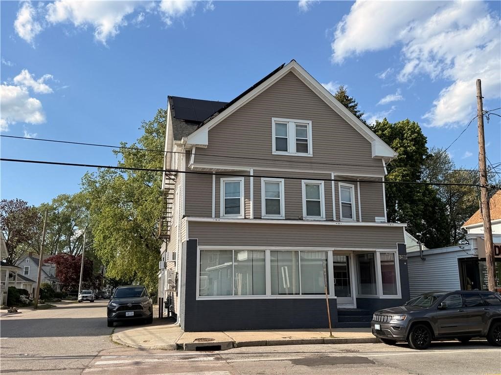 1289 Cranston Street — photo