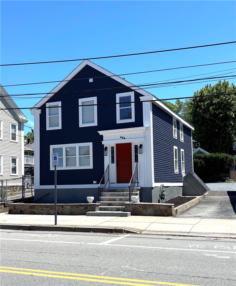 484 Thames Street — photo