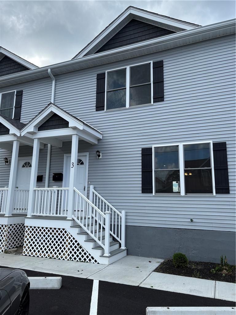 184 Avenue C M3 — photo