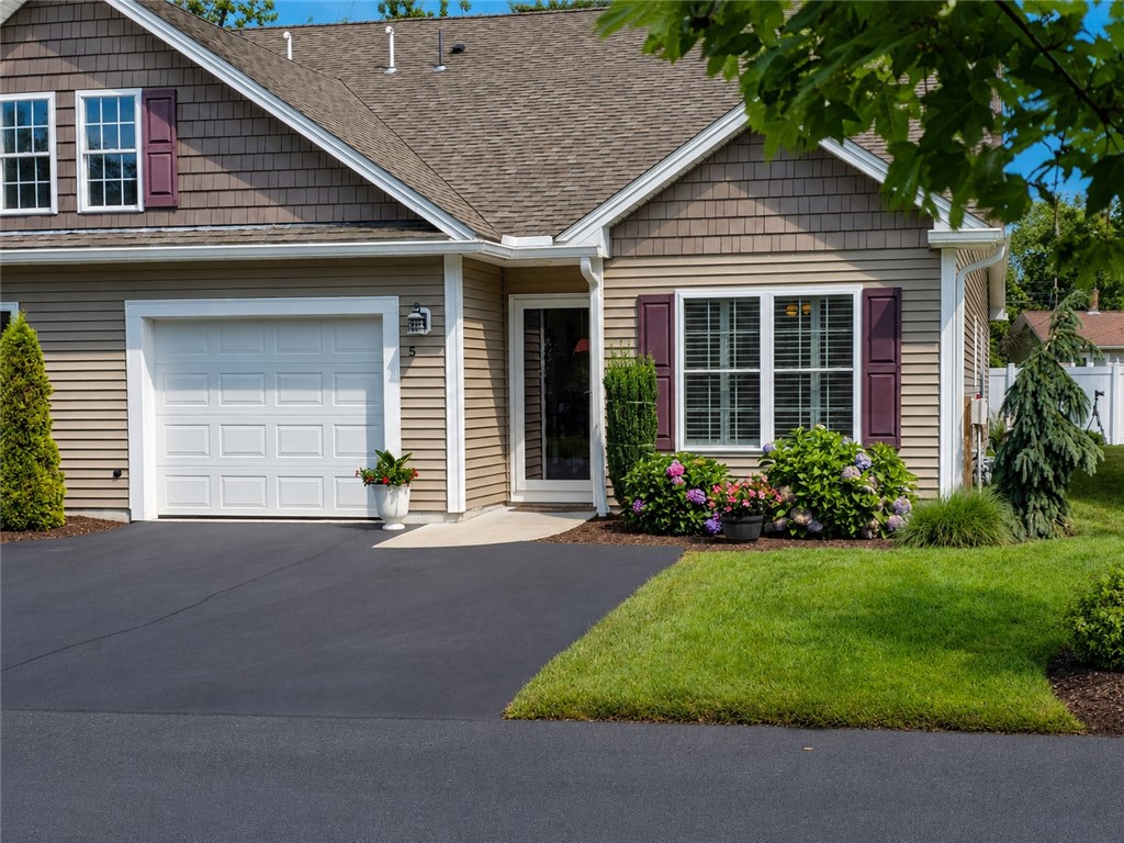 5 rivers edge dr, COVENTRY RI 02816