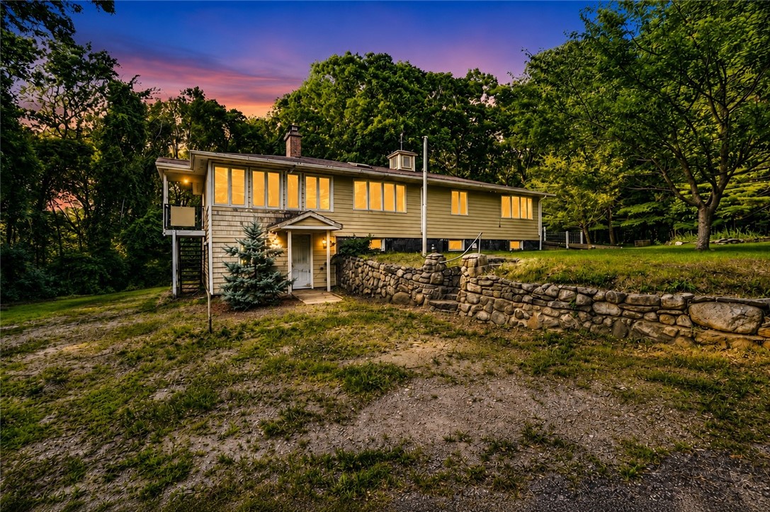 20 Colonial Village Road — photo