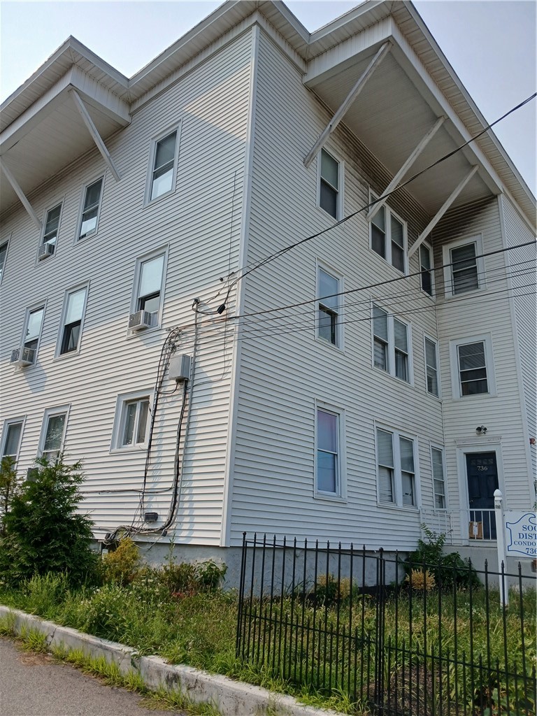 736 Social Street — photo
