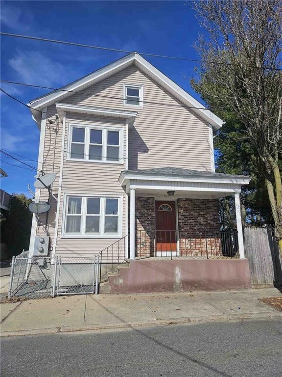 61 Utton Avenue 2 — photo