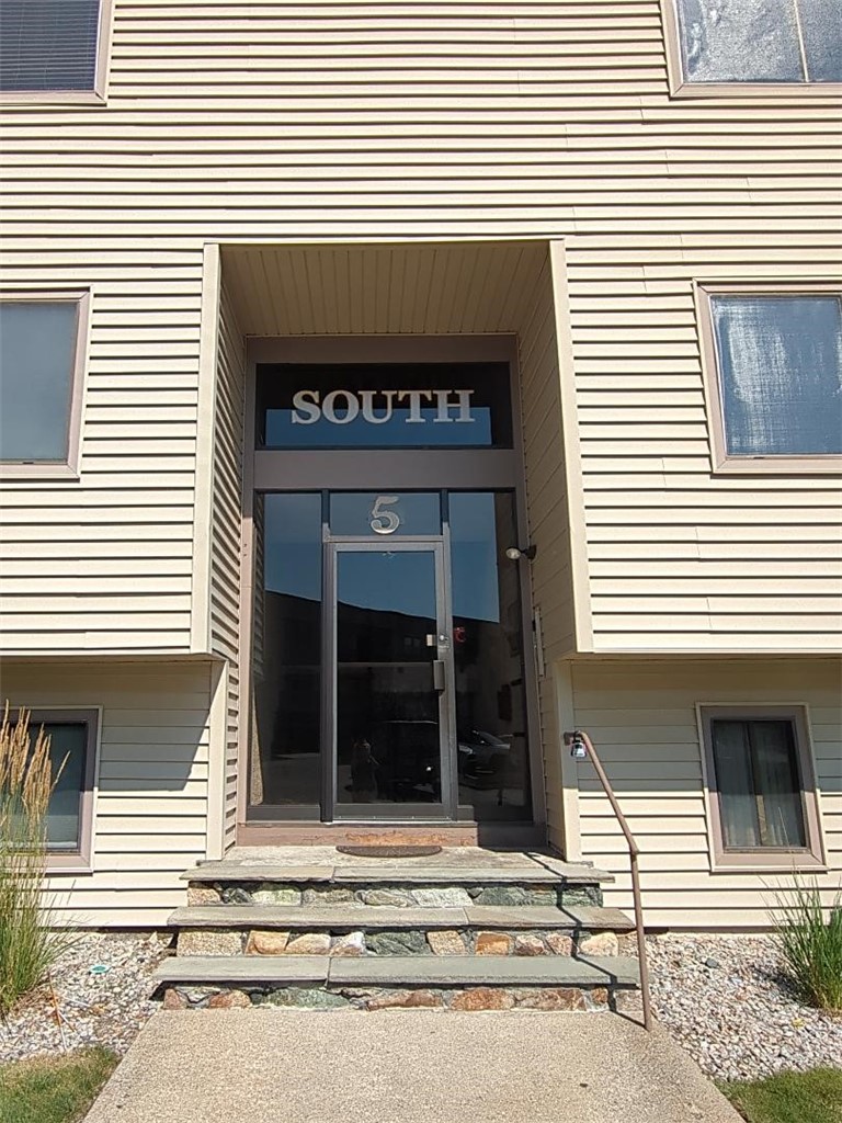 196 Old River Road 5D — photo