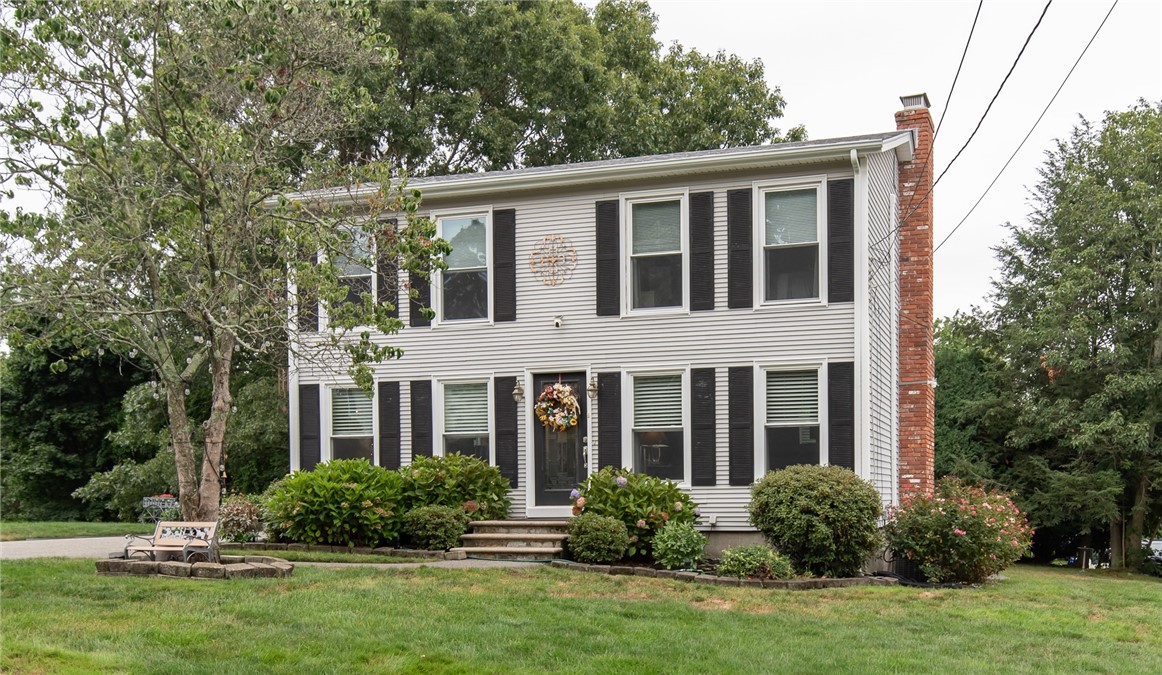 18 Woodcrest Drive — photo