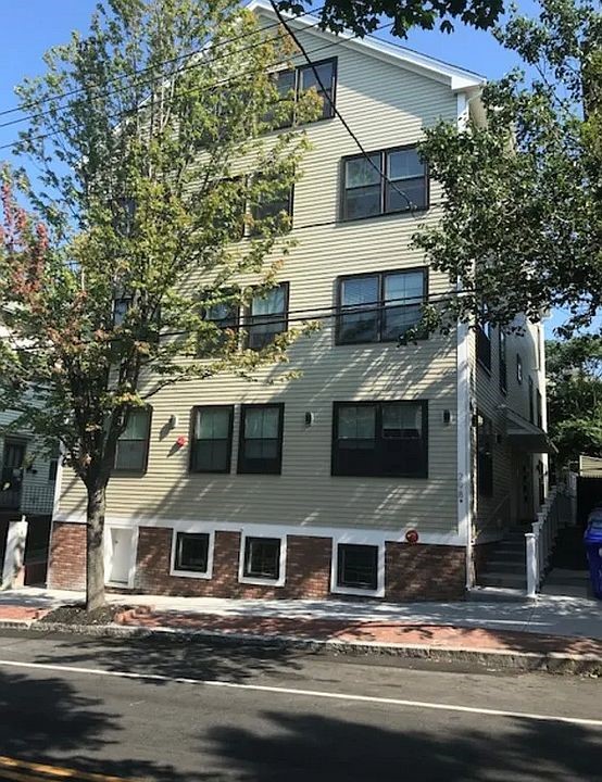 298 Wickenden Street 4 — photo