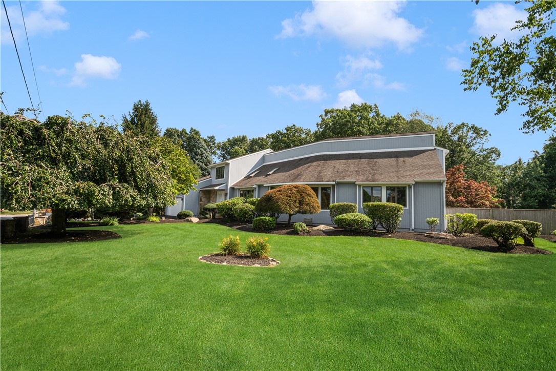 30 Dutchess Drive — photo