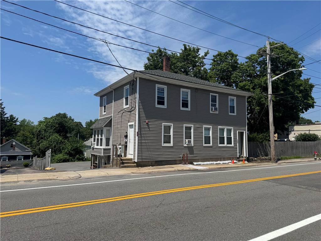1383 Main Street — photo