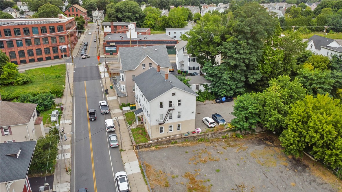 130 E School Street — photo