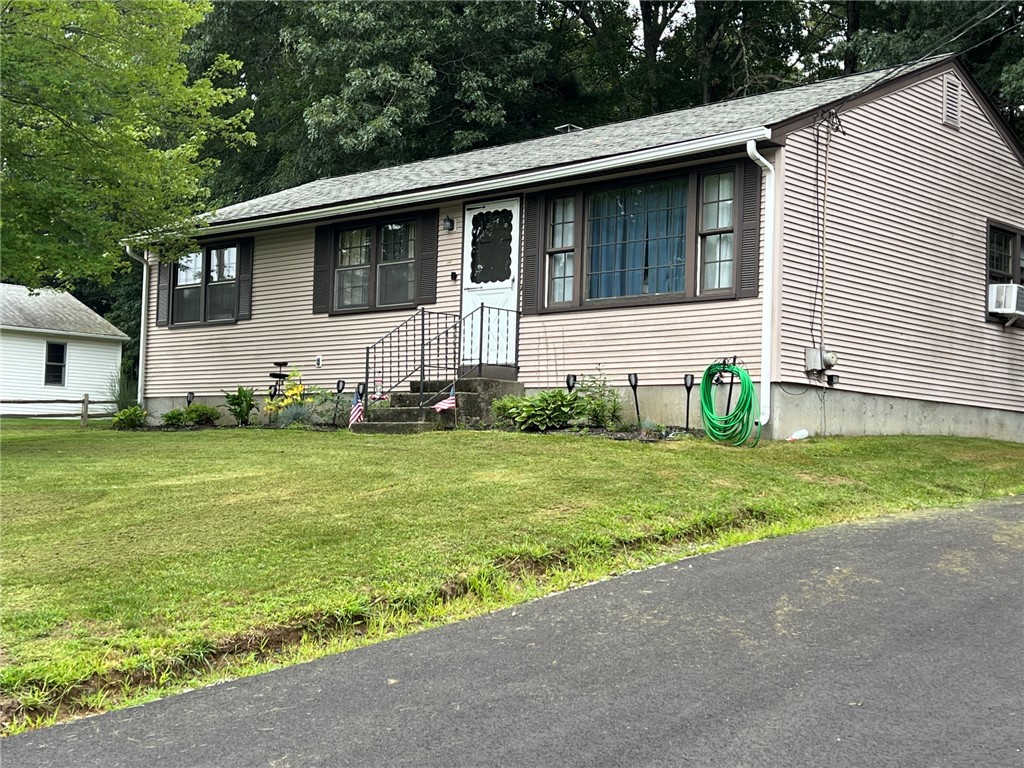 110 Maple Drive — photo