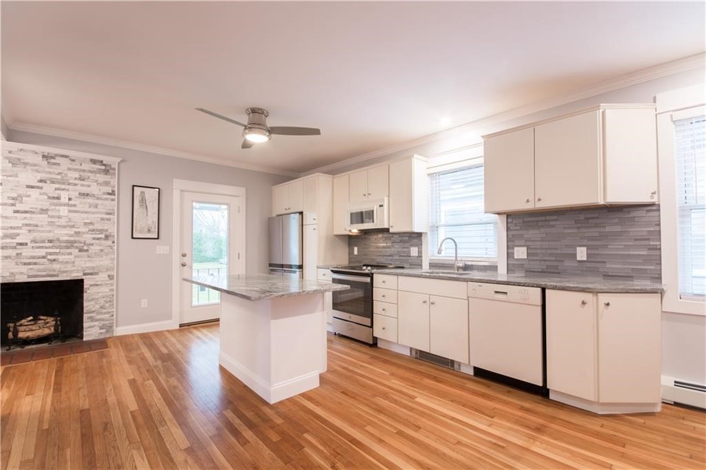 72 Thames Street 2 — photo