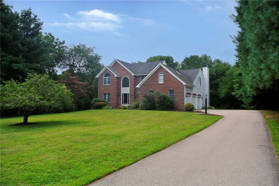 31 Rolling Meadow Way — photo