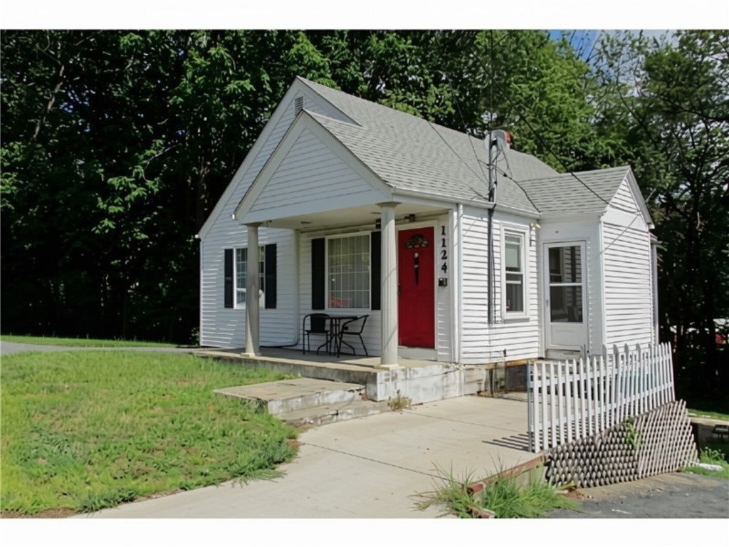 1124 Eddie Dowling Highway — photo