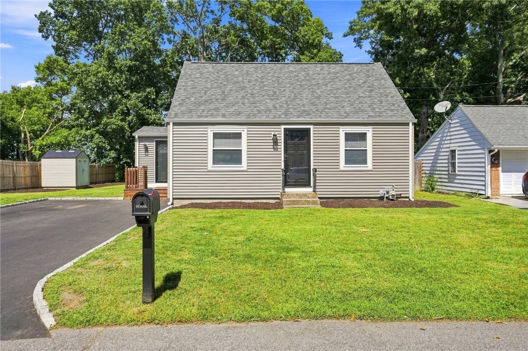 53 Pell Avenue — photo