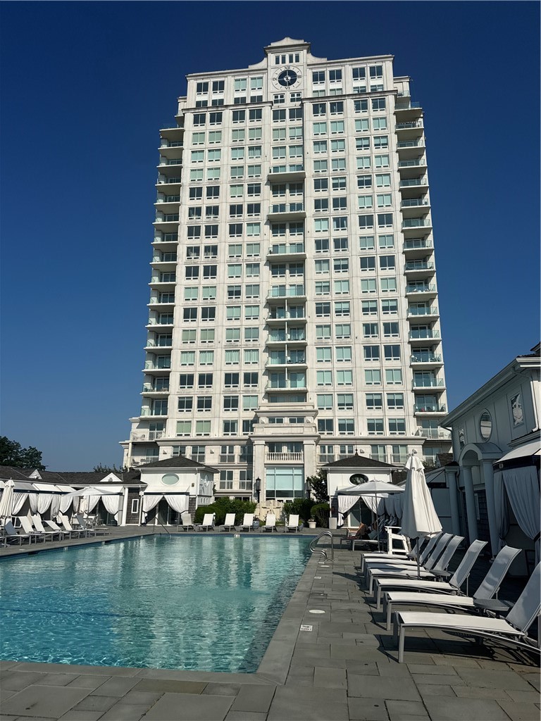 1 Tower Drive 704 — photo