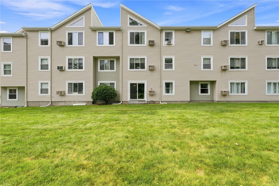 200 Woodlawn Avenue 111 — photo