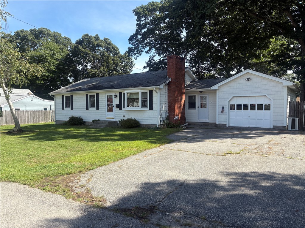 12 Greenway Drive — photo