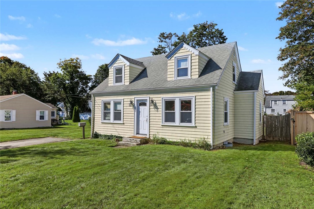 18 Townsend Drive — photo
