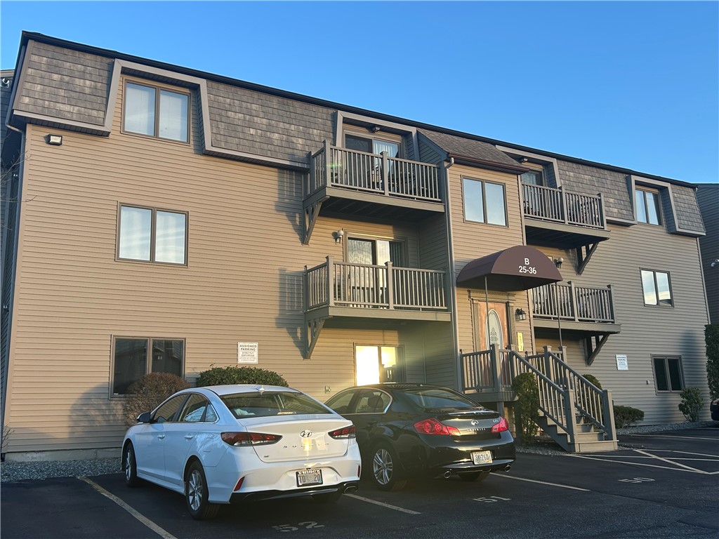 23 Village Court — photo