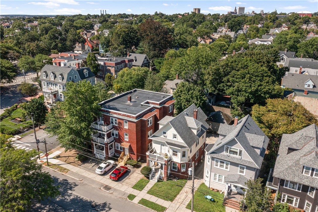 8 Cole Avenue — photo