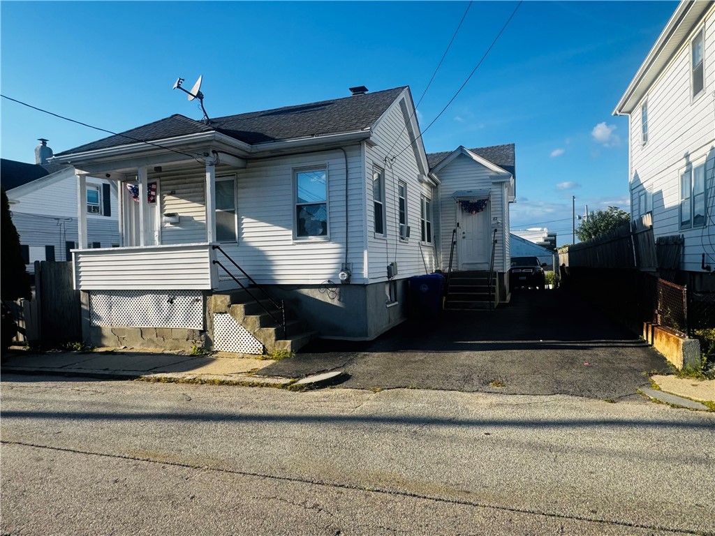 82 What Cheer Street — photo