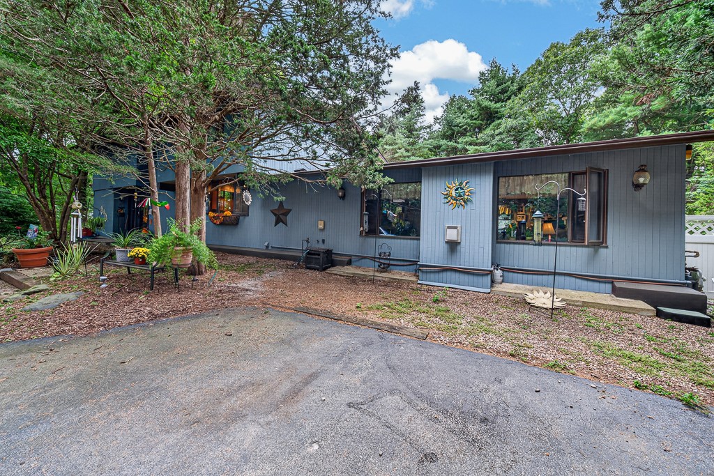 42 Seabreeze Drive — photo
