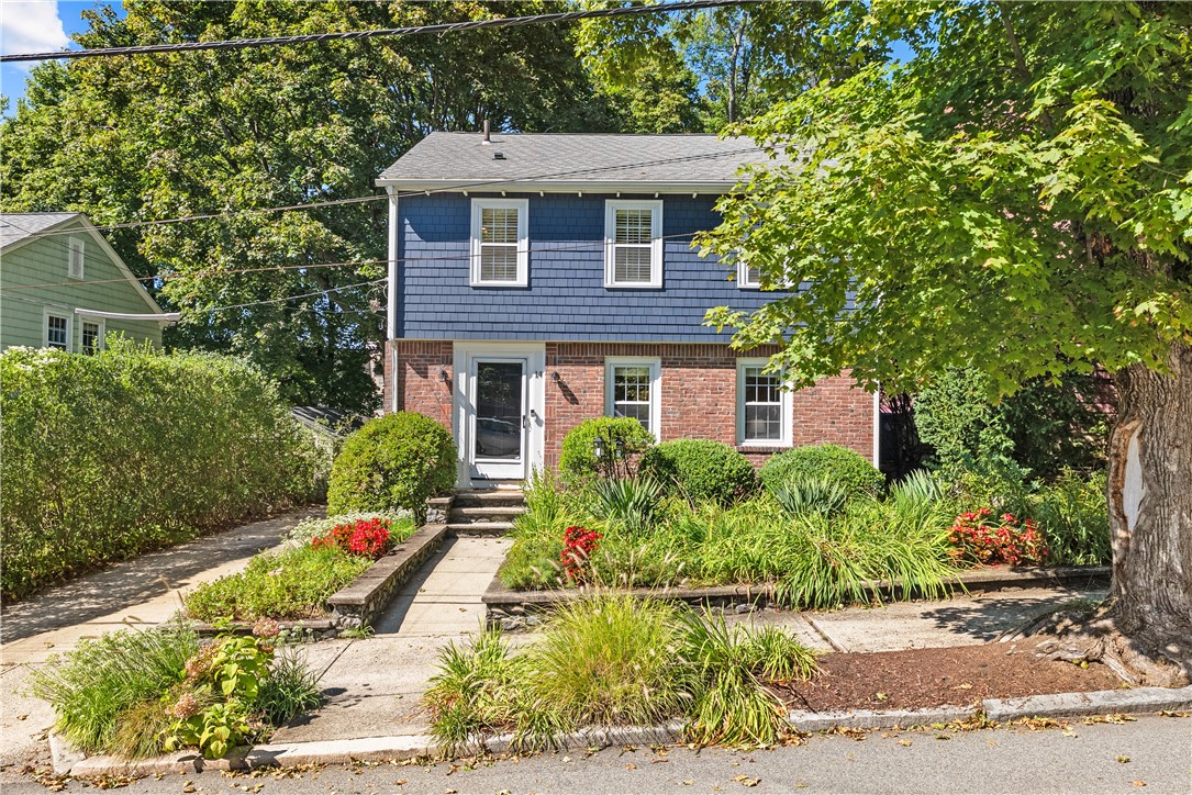 14 Creston Way — photo
