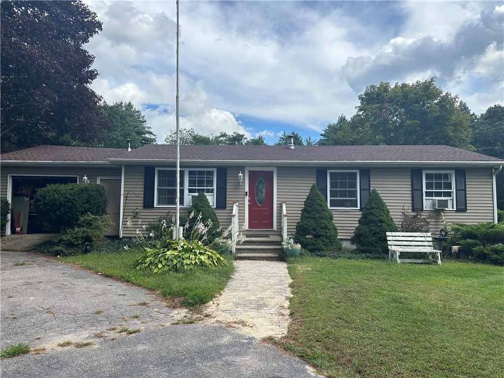 15 Riverview Drive — photo