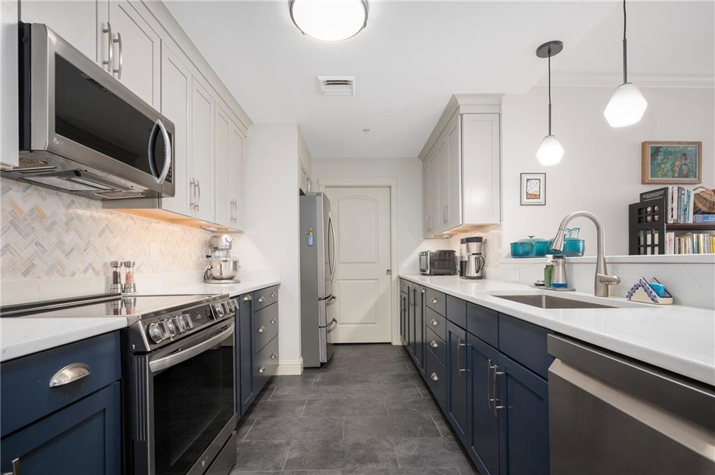 333 Atwells Avenue 206 — photo