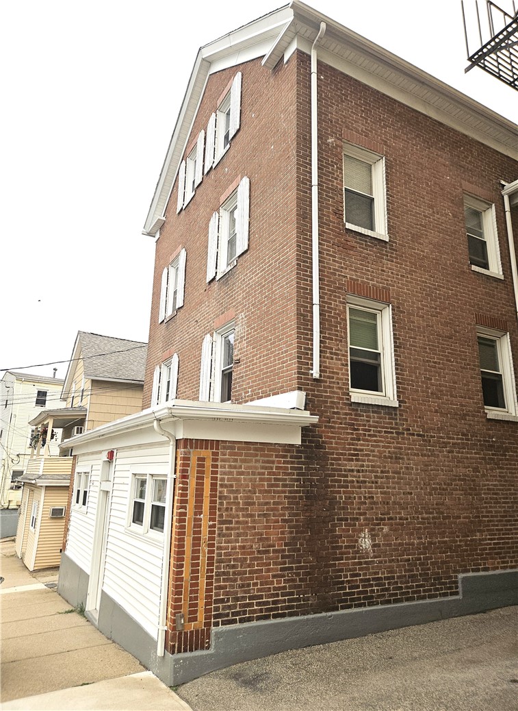 558 East School Street, Woonsocket, RI 02895 — photo 2