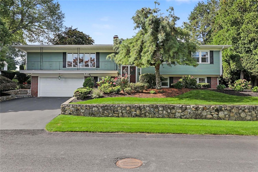 14 Sweet Hill Drive — photo