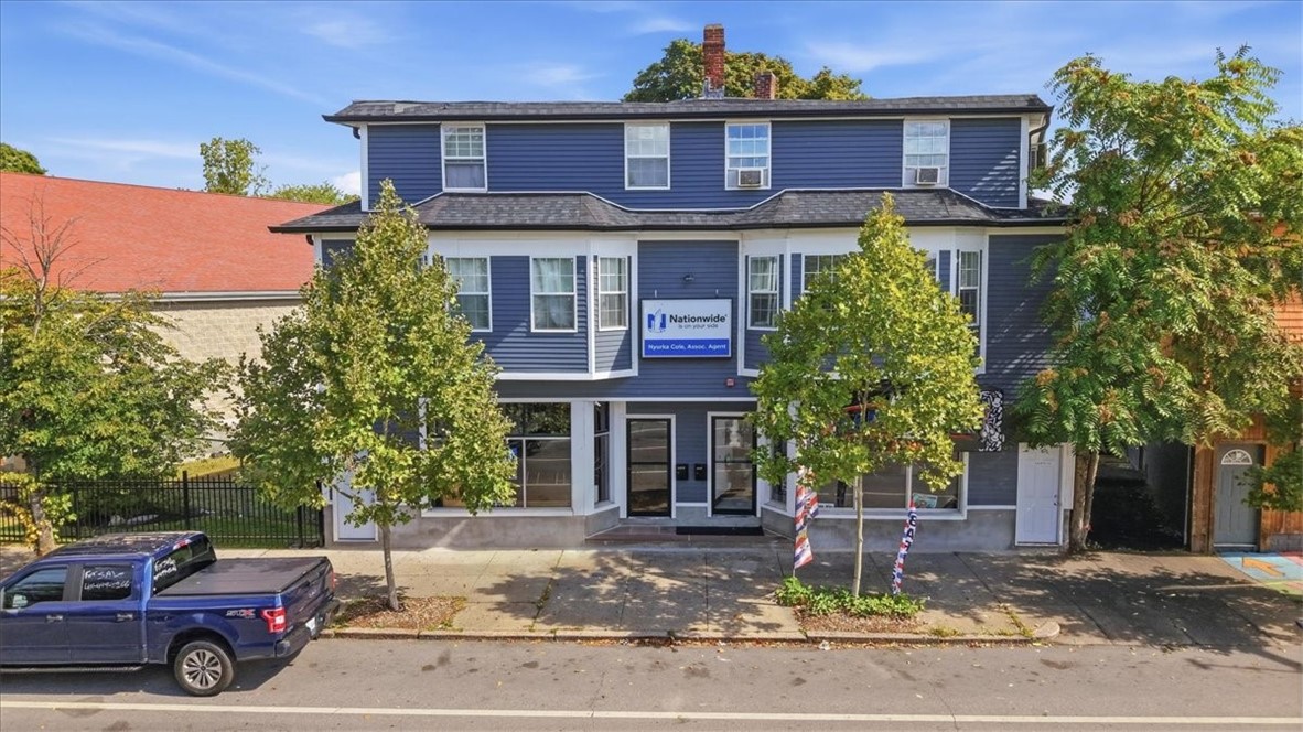 858 Broad Street — photo