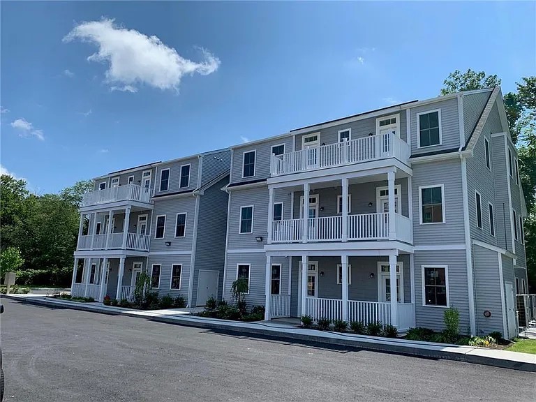 1535 Atwood Avenue 206 — photo