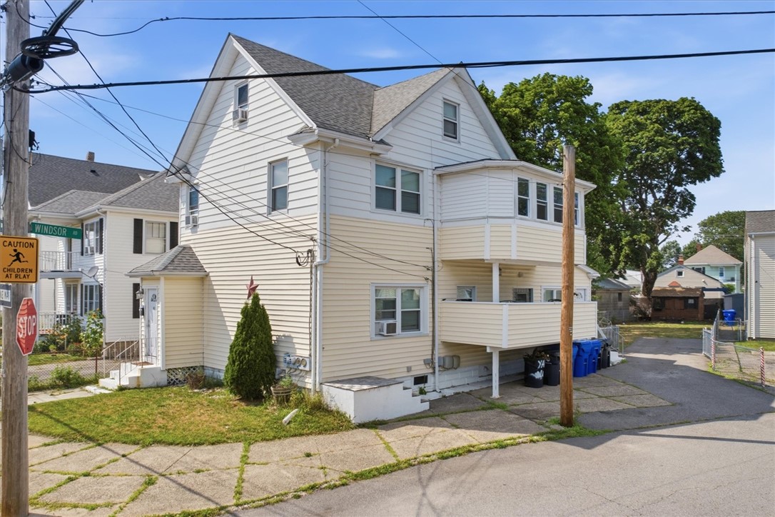 44 Warwick Road, Pawtucket, RI 02861