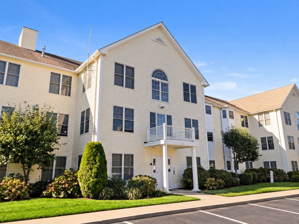 45 Saw Mill Drive 203 — photo