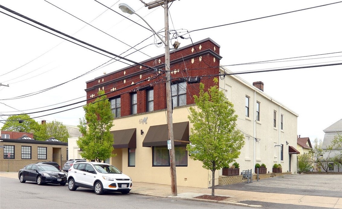 69 Montgomery Street — photo