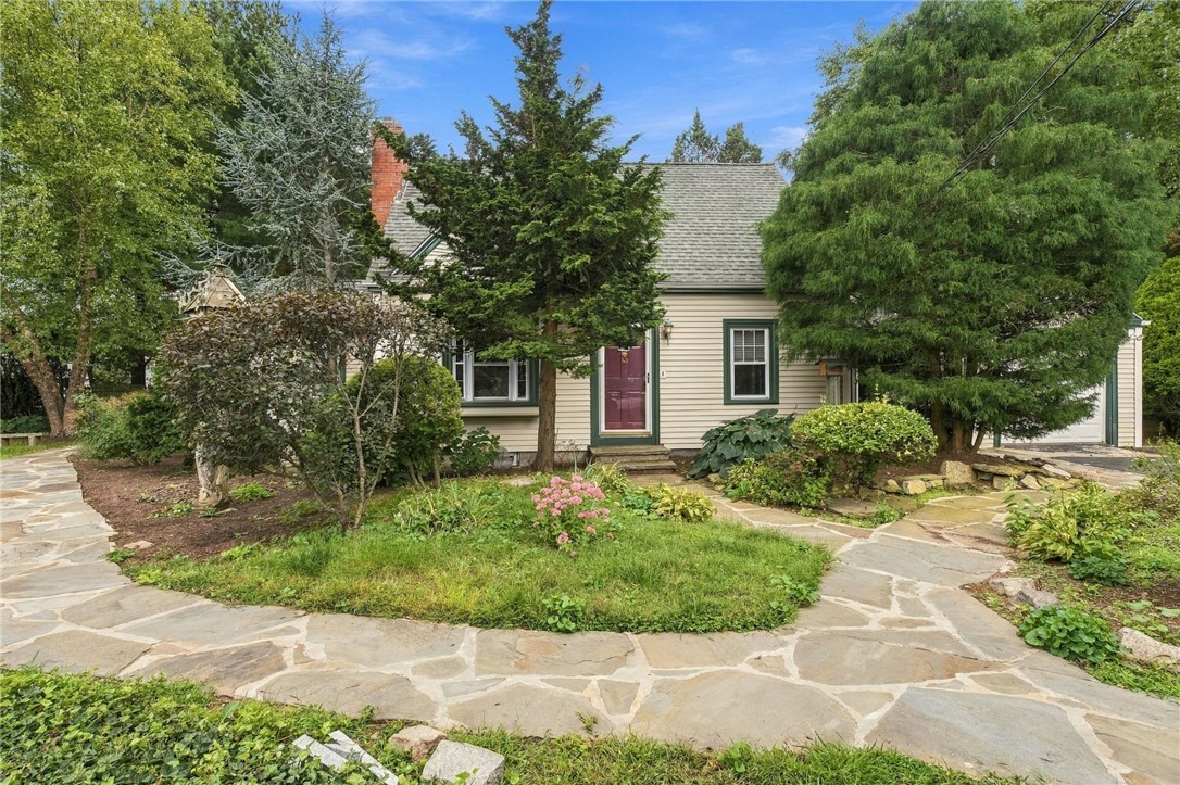 2 Elton Circle — photo