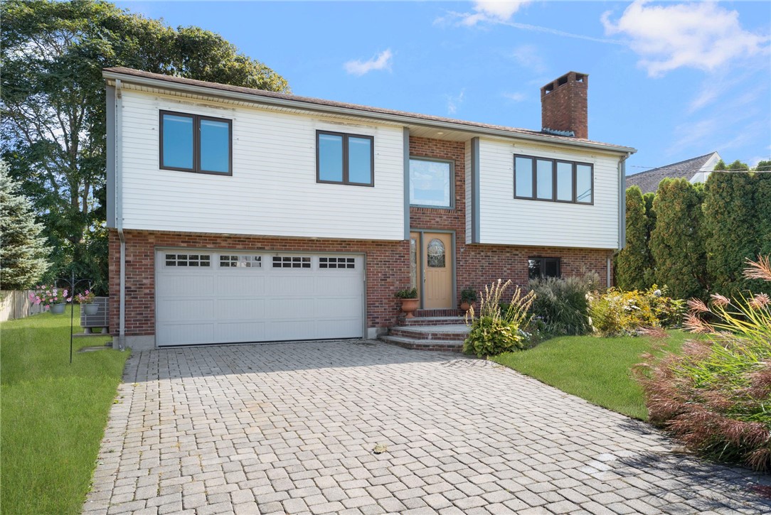 11 Renfrew Avenue — photo