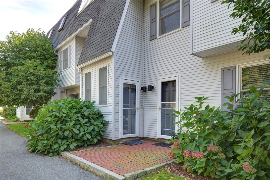 364 Bellevue Avenue Unit D7 — photo