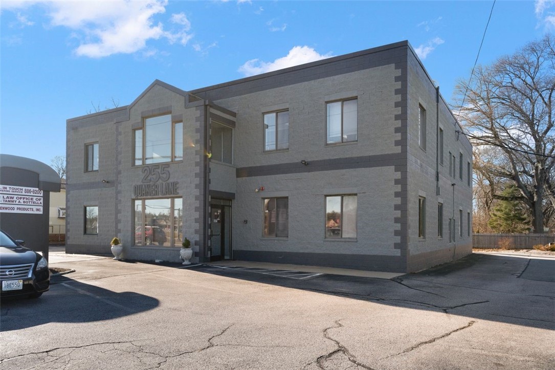 255 Quaker Lane 100 — photo