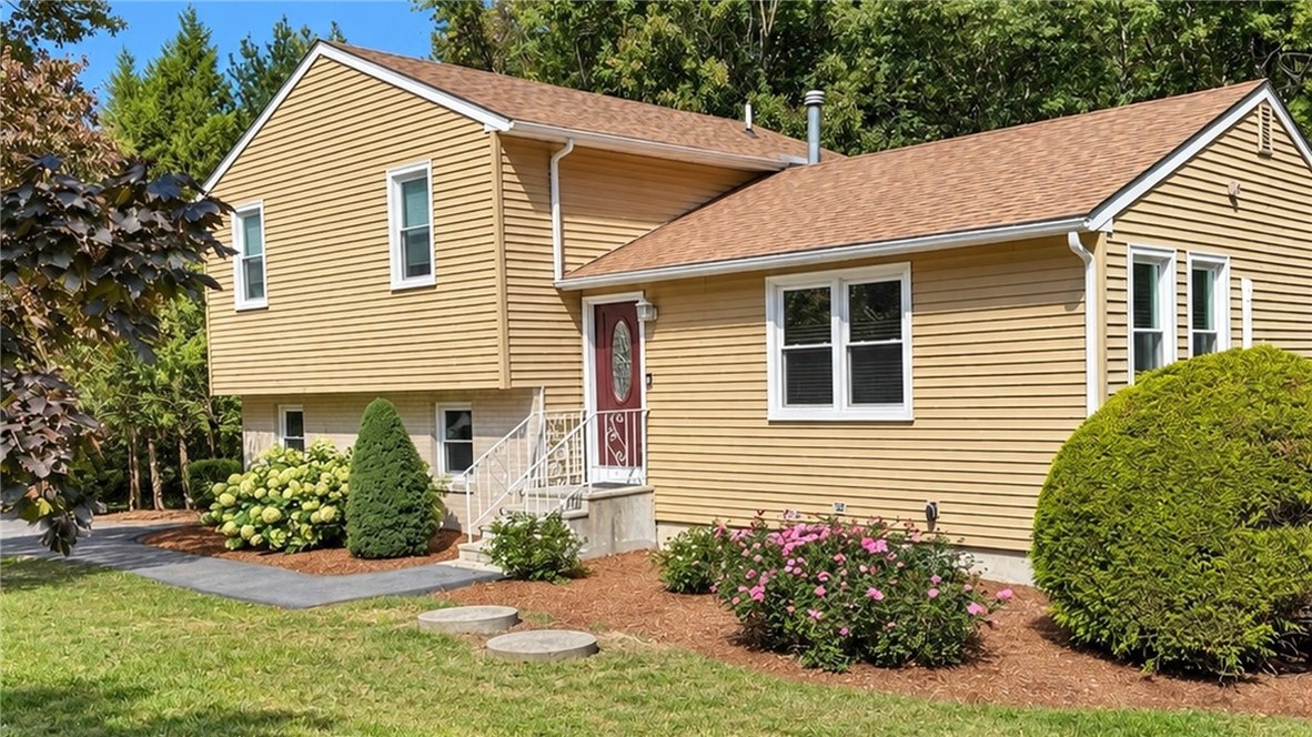21 Janet Drive — photo