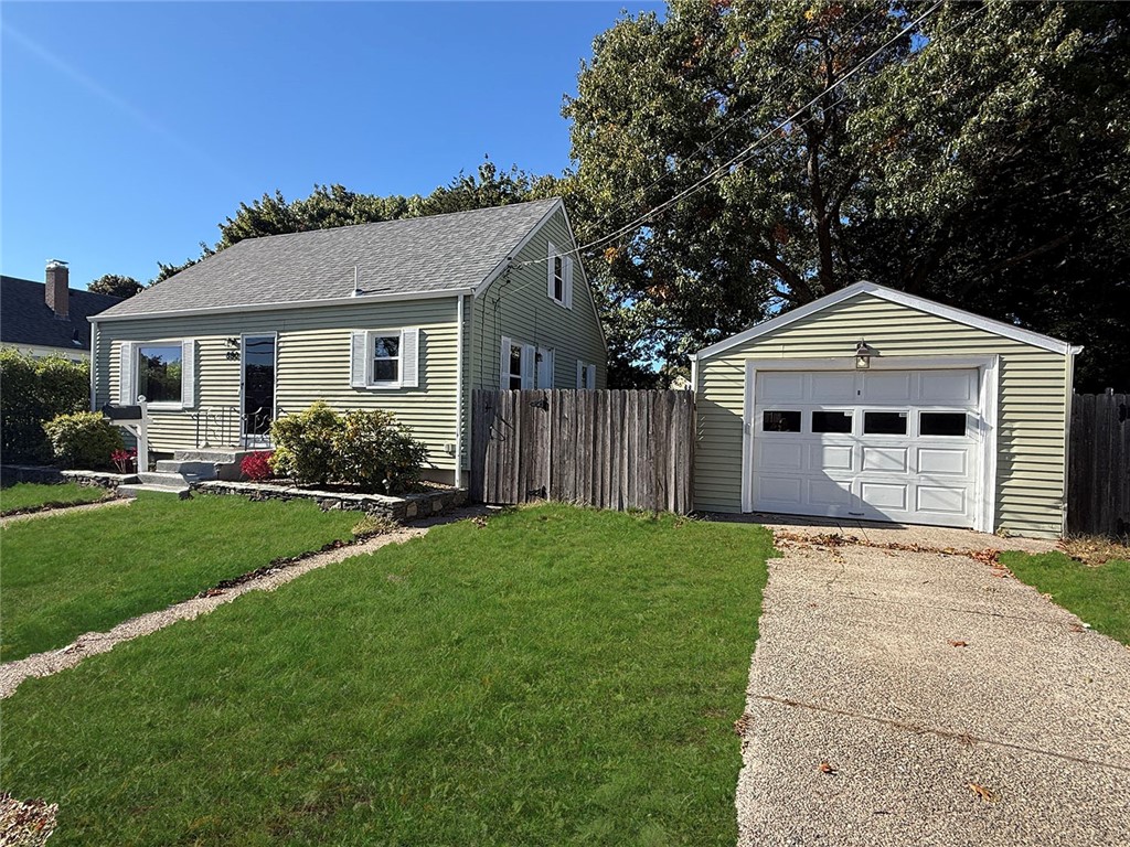 890 Cottage Street — photo