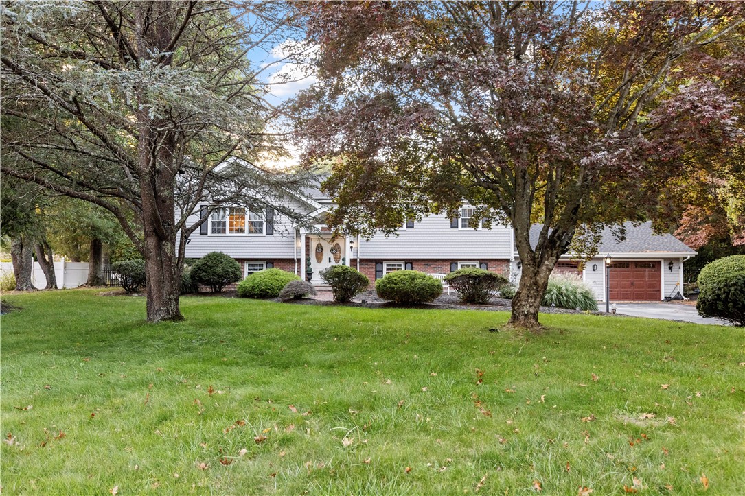 22 Gilbert Stuart Drive — photo