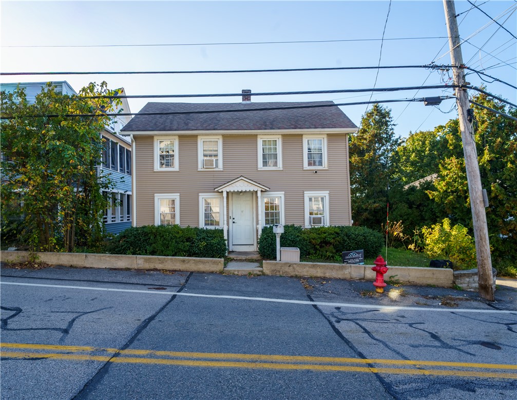 17 East Greenwich Avenue — photo